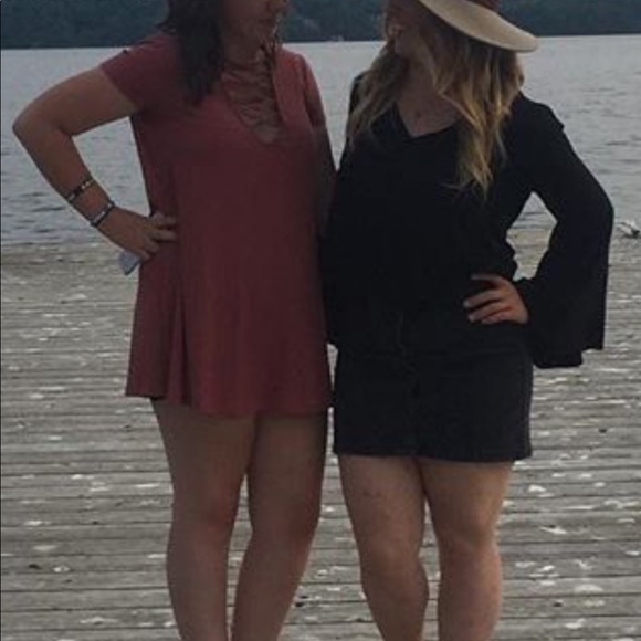 Strappy t-shirt dress! Low key look - Picture 4 of 5